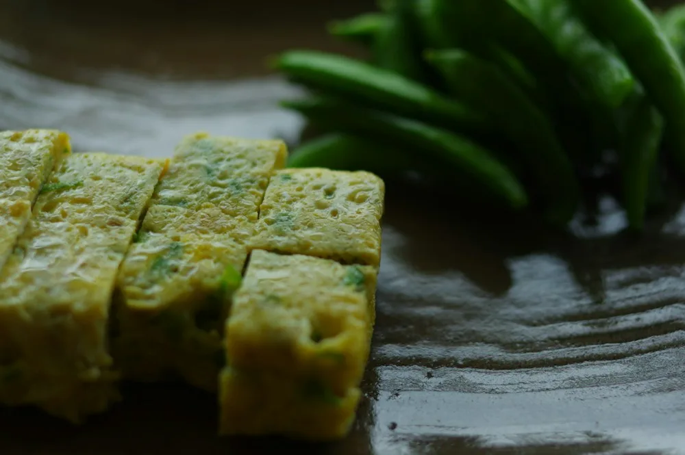Omelette japonaise découpée, photo d’illustration
